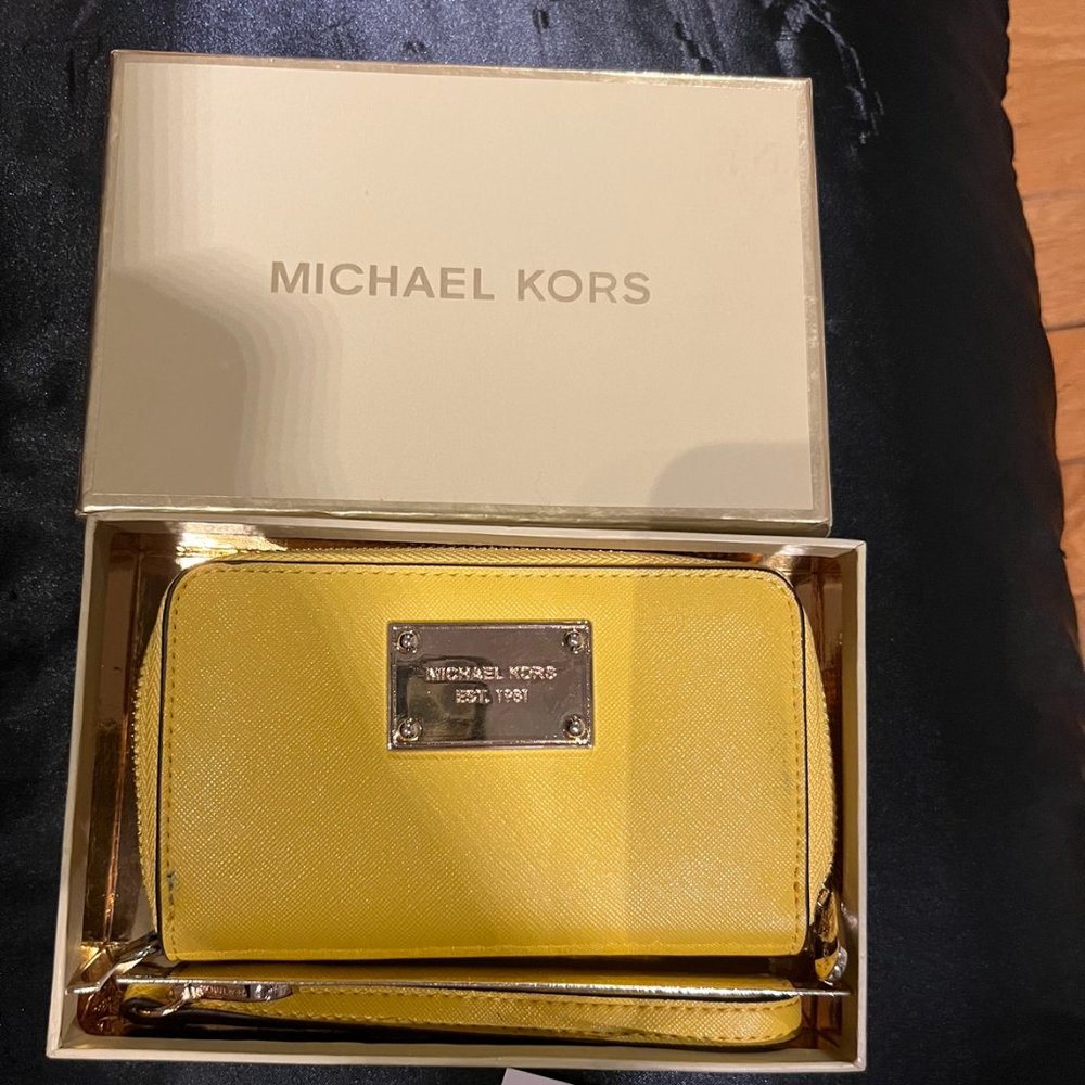 BRAND NEW MICHEAL KORS WOMENS WALLET